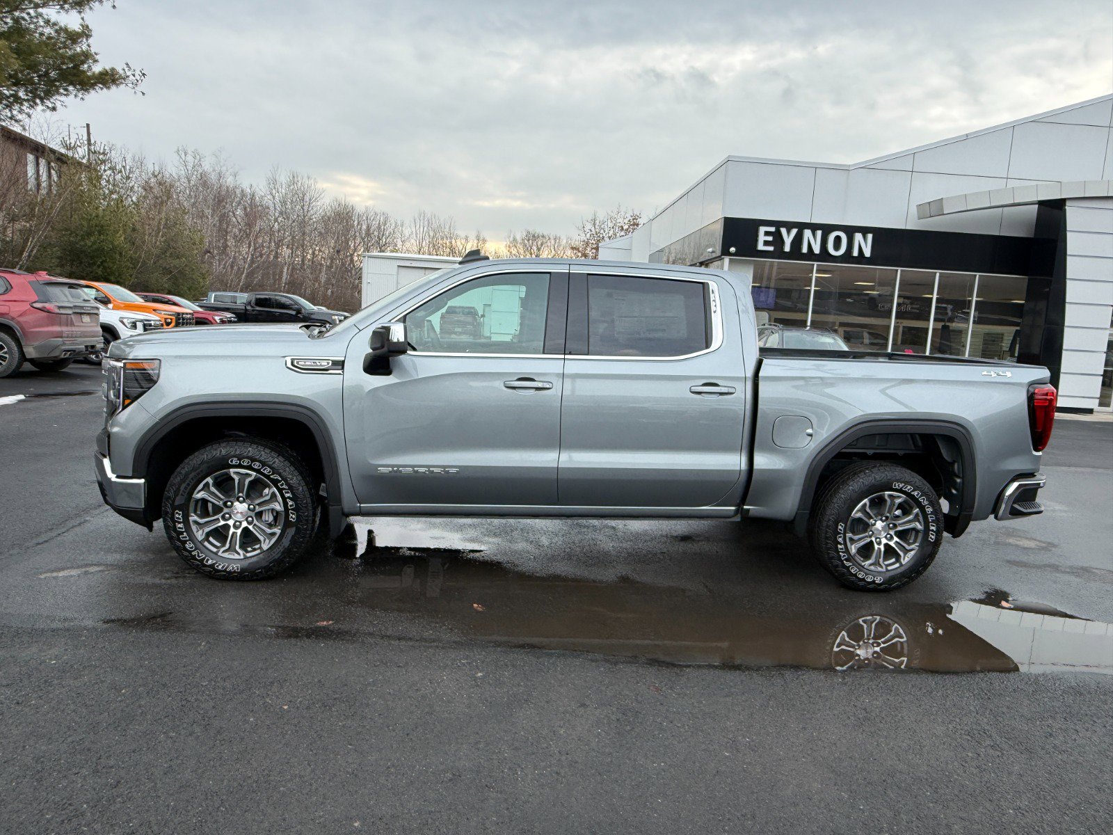 New 2026 GMC Sierra 1500 SLE w/ Max Trailering Package image 2