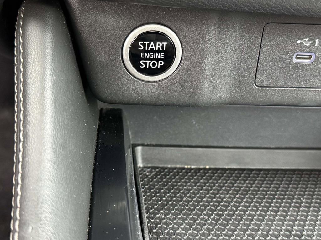 Used 2021 Nissan Rogue SL FWD image 25