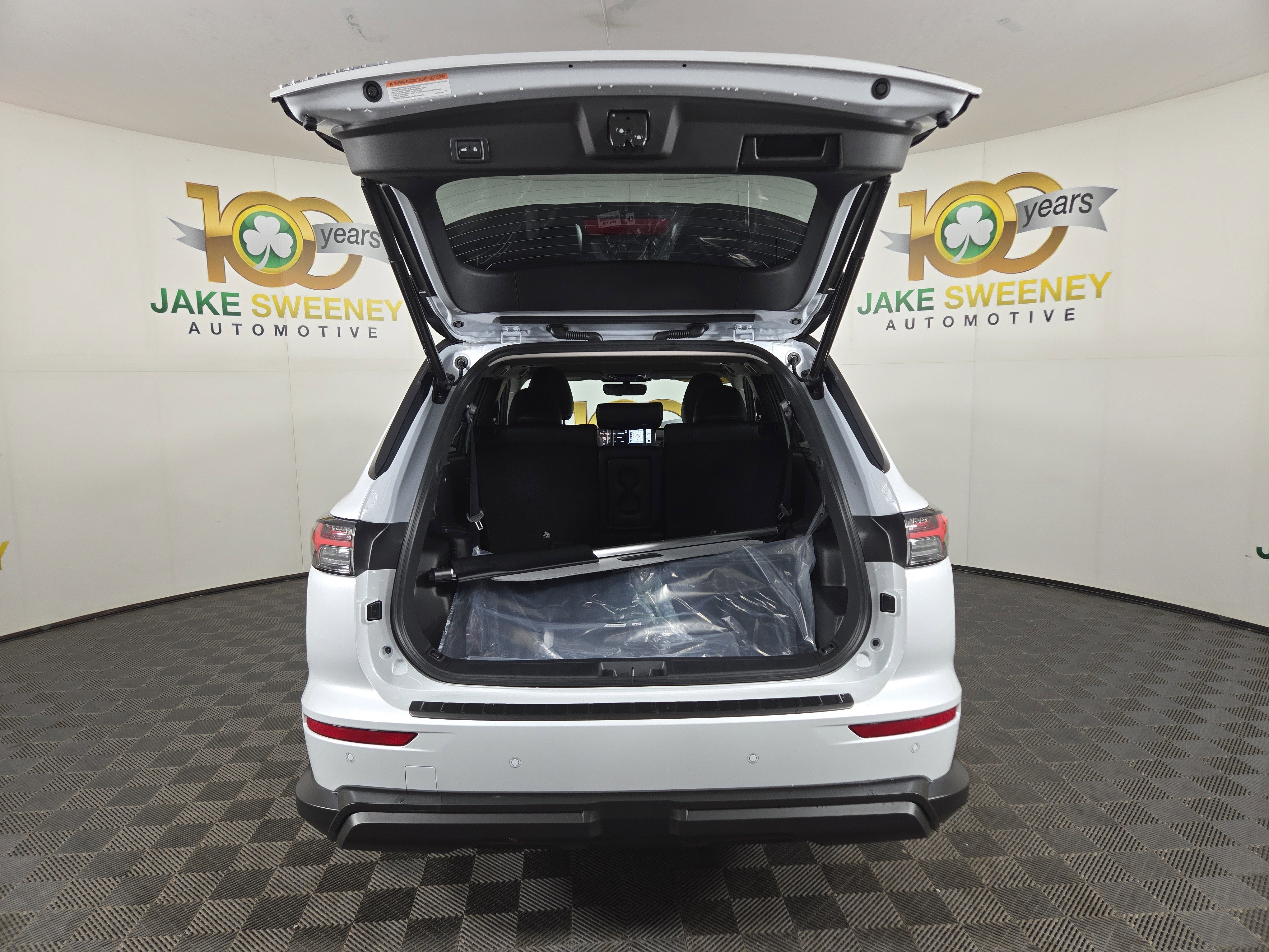 New 2026 Mitsubishi Outlander AWD image 32