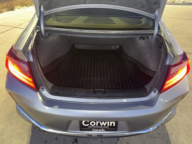 Used 2017 Honda Accord Touring image 8