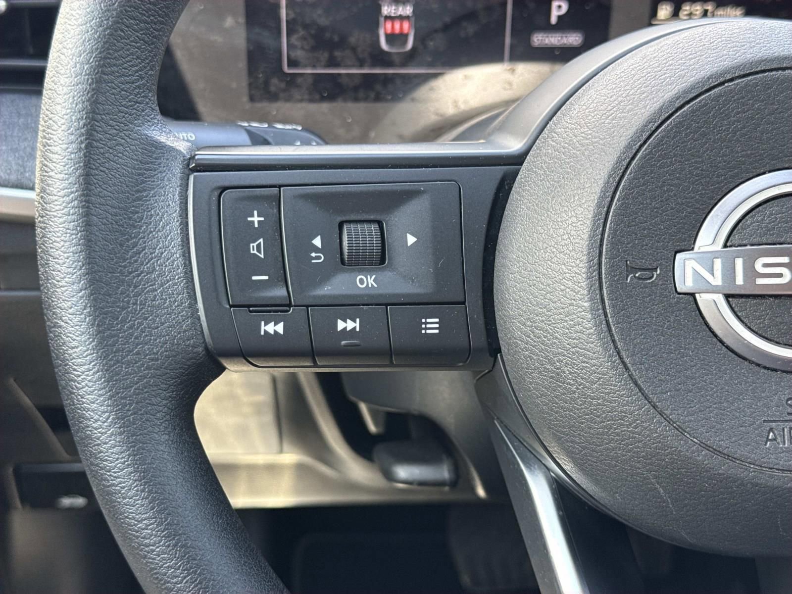 Certified 2025 Nissan Kicks SV AWD/4WD image 15