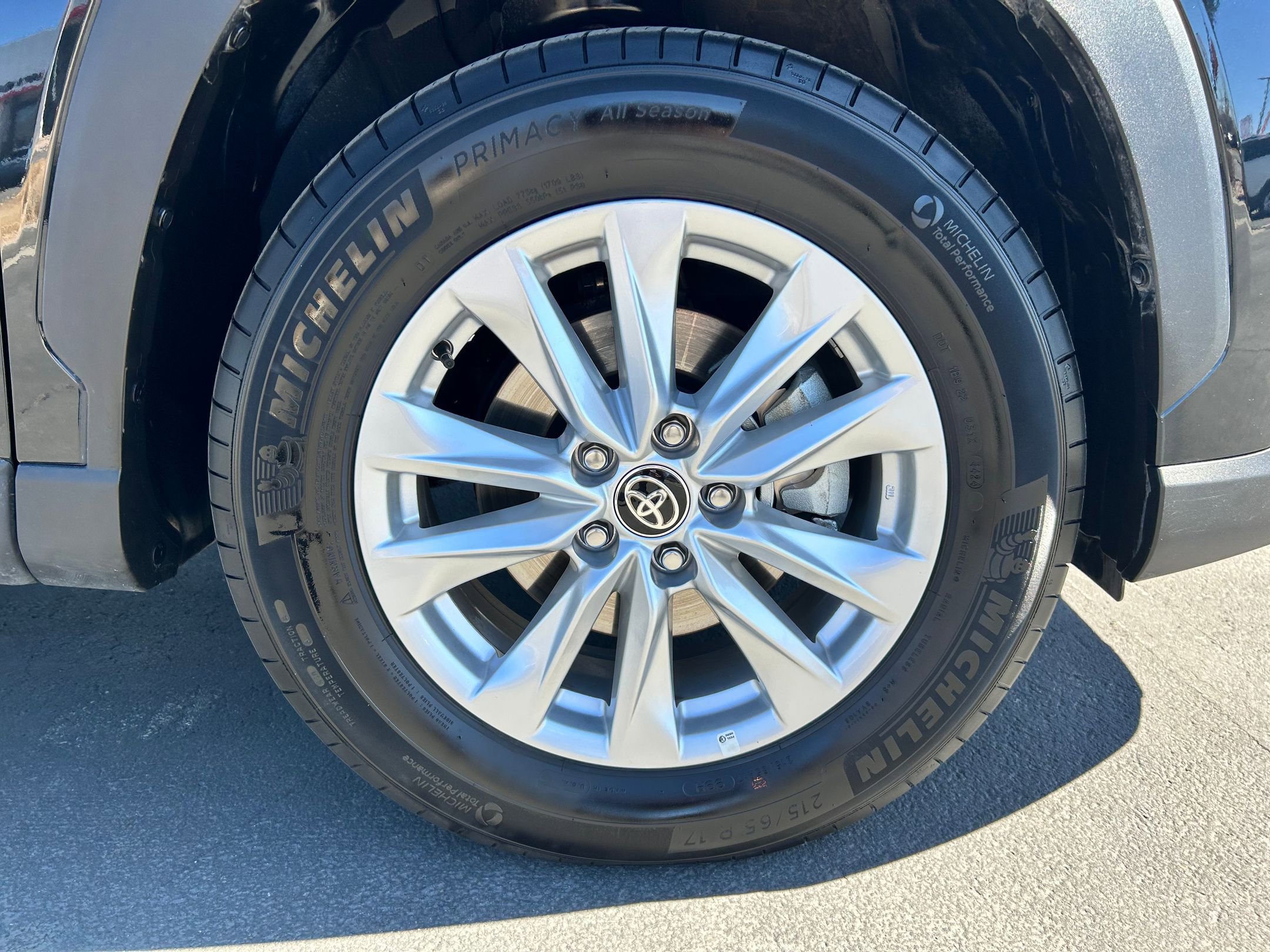 Certified 2025 Toyota Corolla Cross LE image 29