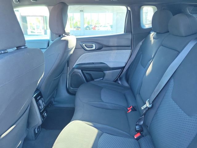 Used 2023 Jeep Compass Sport image 13