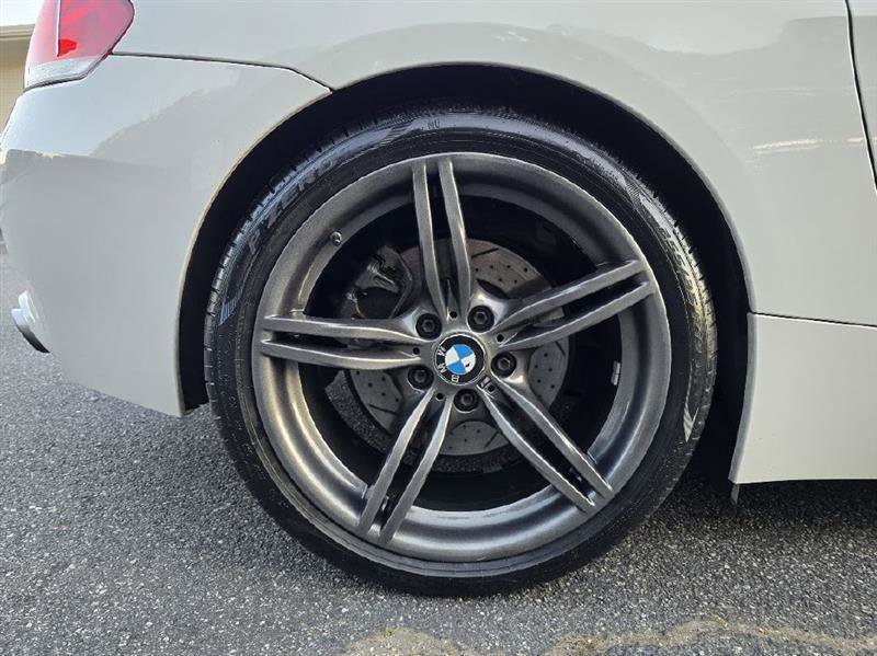 Used 2015 BMW Z4 sDrive35is RWD image 21