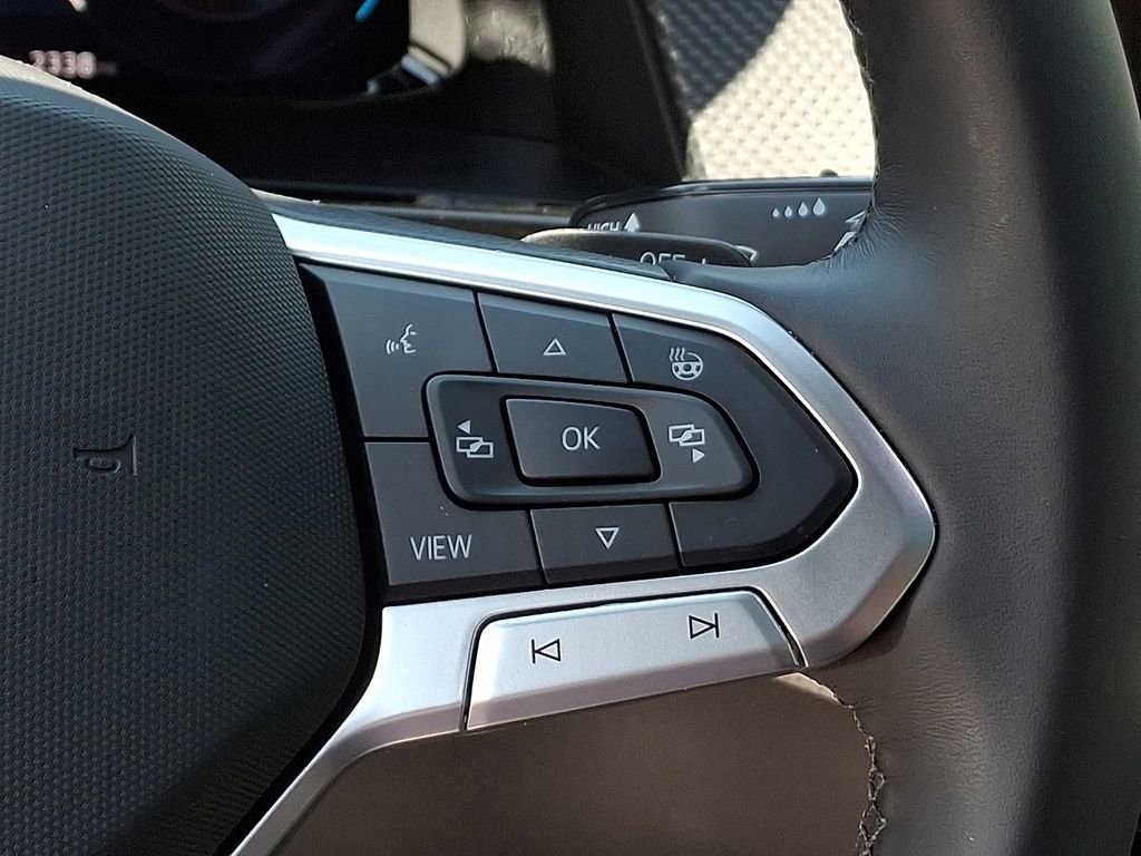 Certified 2025 Volkswagen Atlas Cross Sport SEL Premium R-Line AWD/4WD image 22