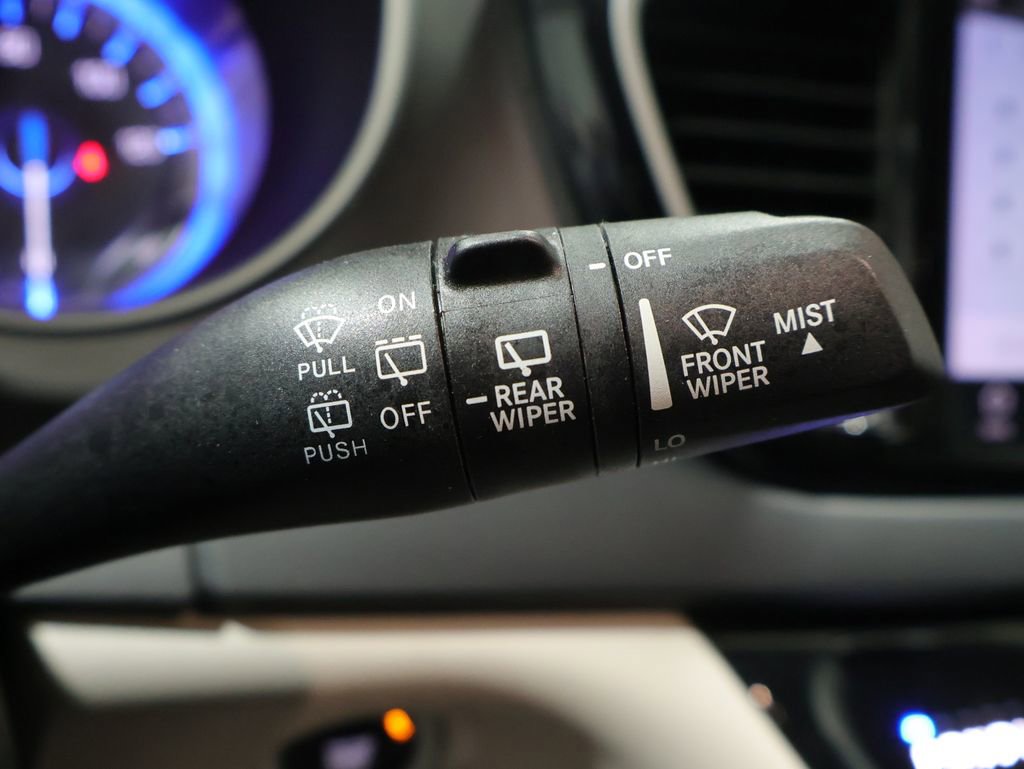 Used 2024 Chrysler Pacifica Touring-L FWD image 41