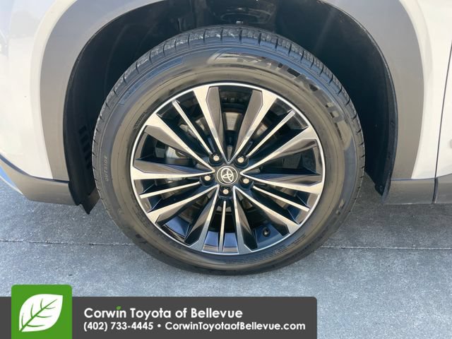 Used 2024 Toyota Grand Highlander AWD Hybrid image 27