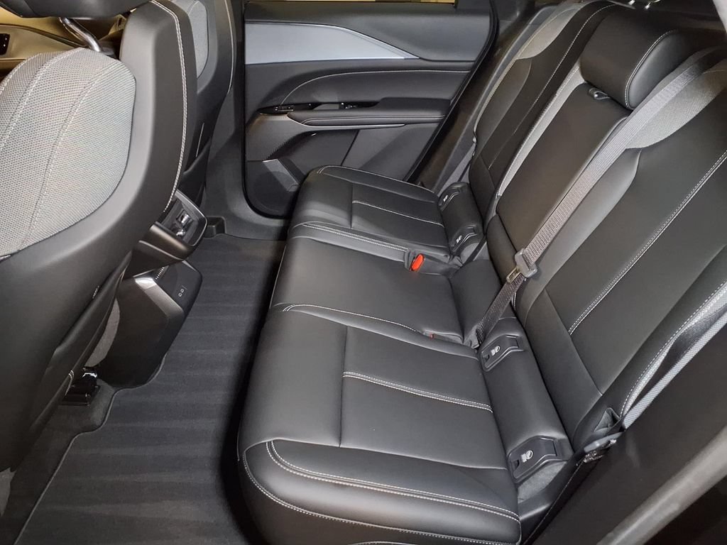 Certified 2024 Cadillac Lyriq Tech AWD/4WD image 18