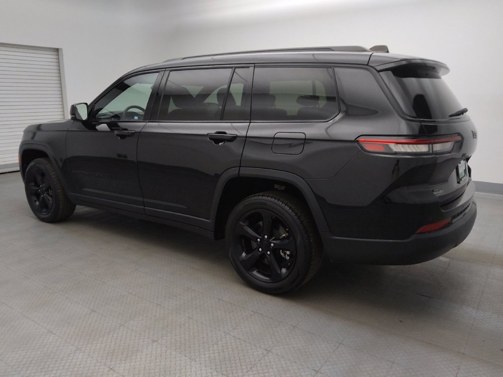 Used 2023 Jeep Grand Cherokee L Laredo RWD image 3