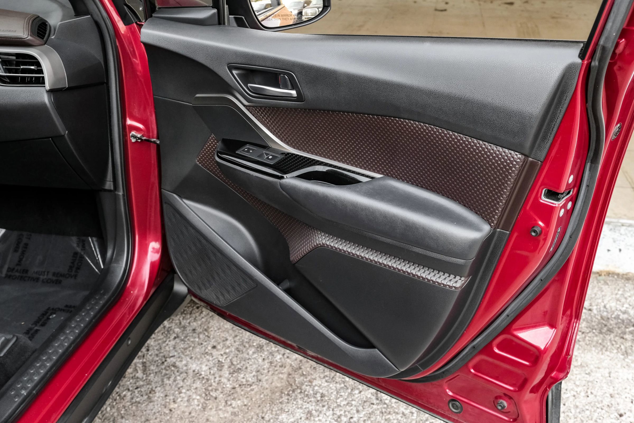 Used 2019 Toyota C-HR Limited image 43