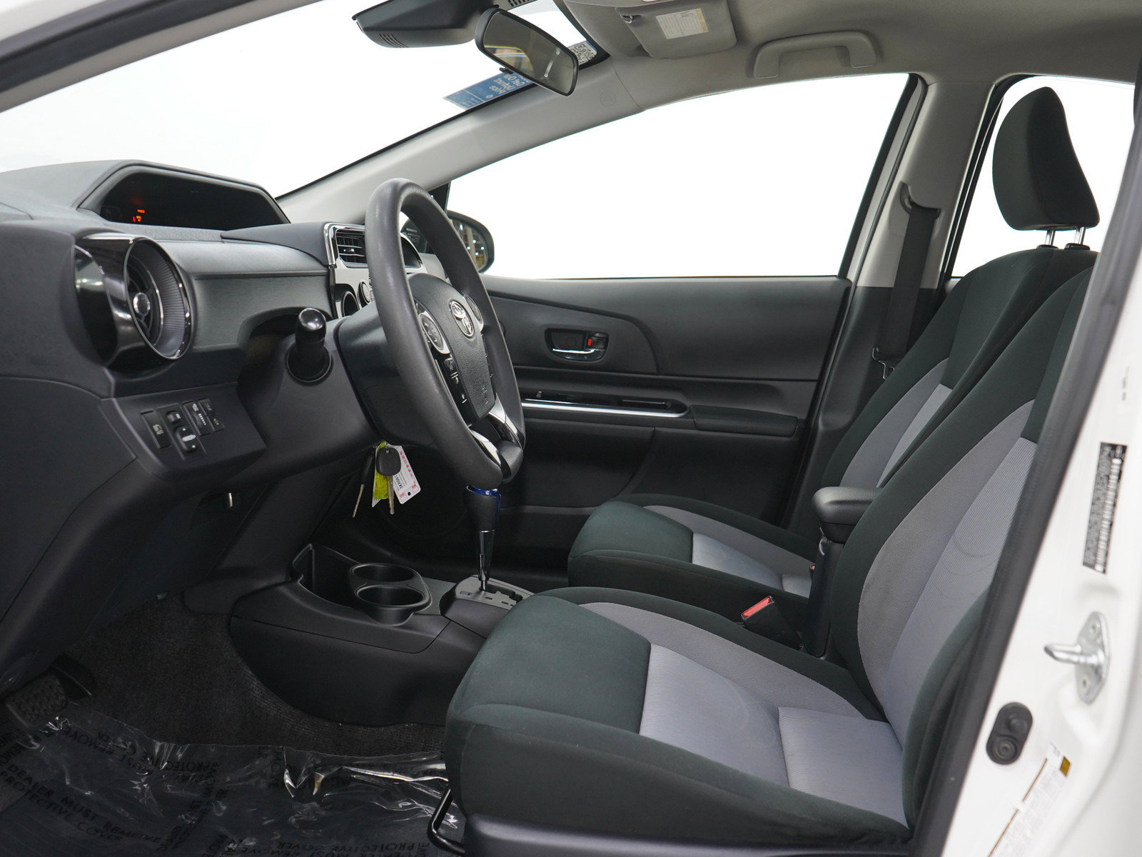 Used 2018 Toyota Prius C Two w/ Carpet Mat Package FWD image 20