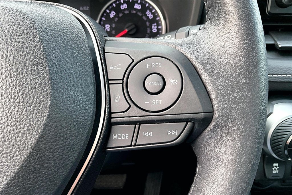 Used 2019 Toyota RAV4 XLE AWD/4WD image 13