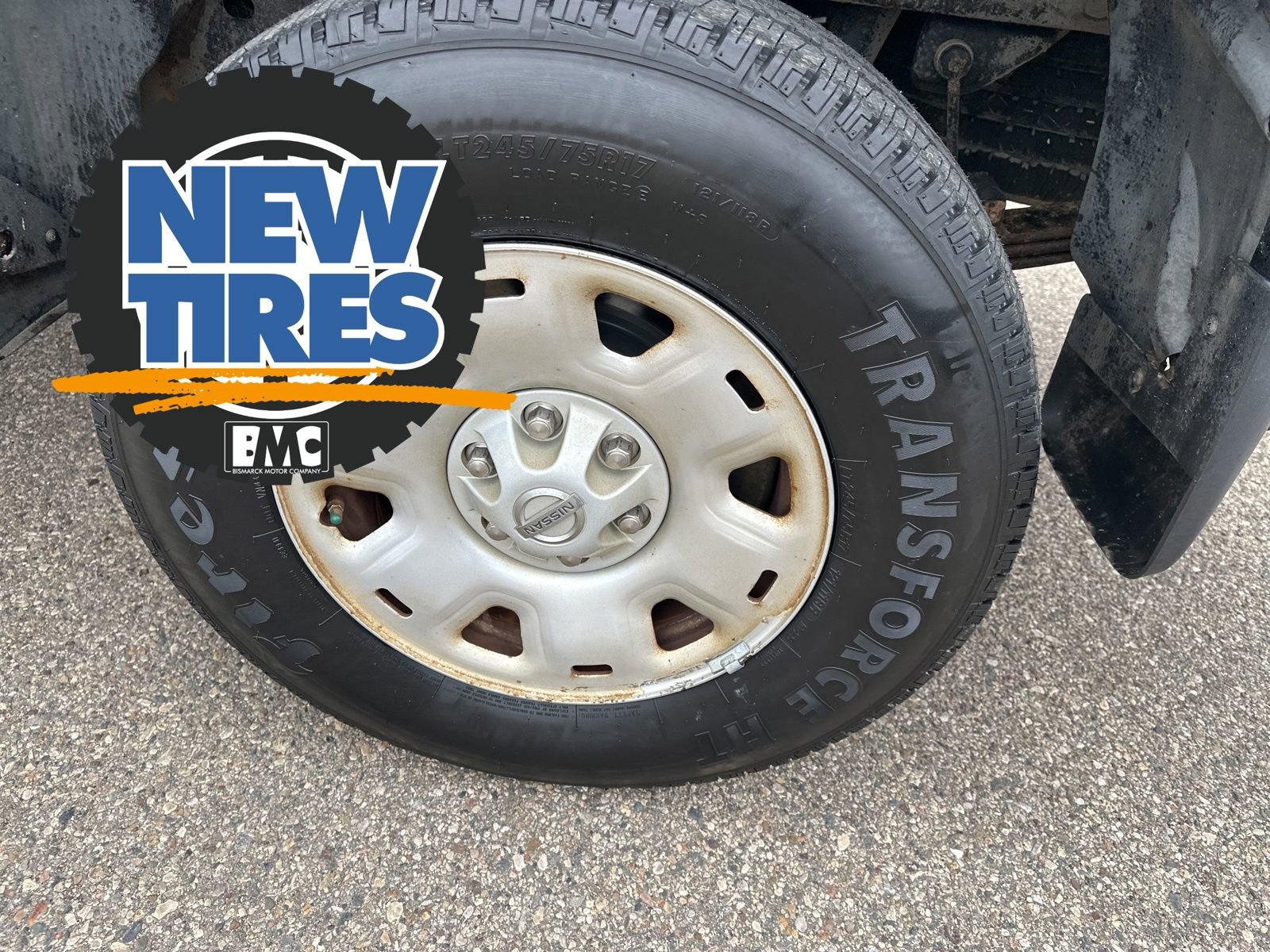 Used 2017 Nissan Titan SV AWD/4WD image 9