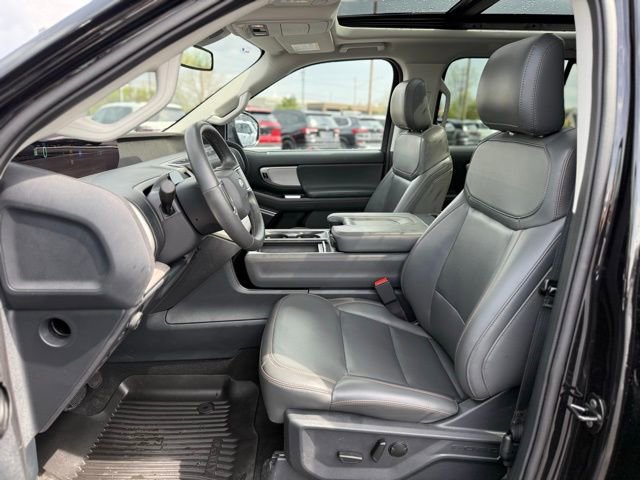 Used 2025 Ford Expedition Active AWD/4WD image 11