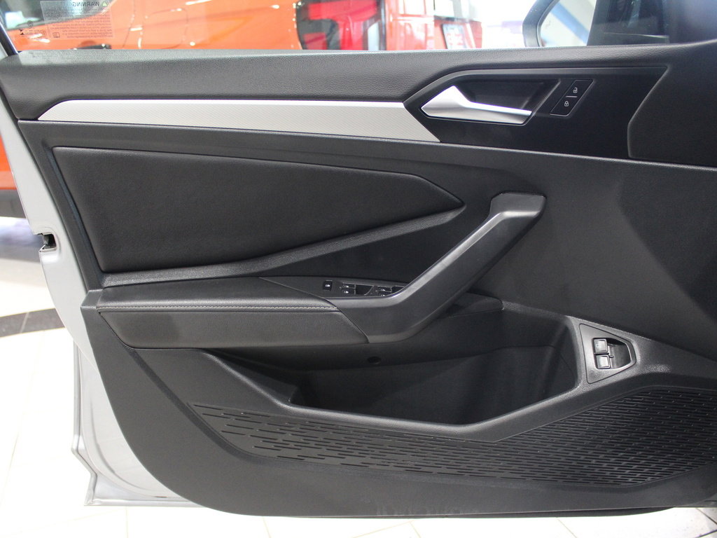 Used 2023 Volkswagen Jetta Sport image 15