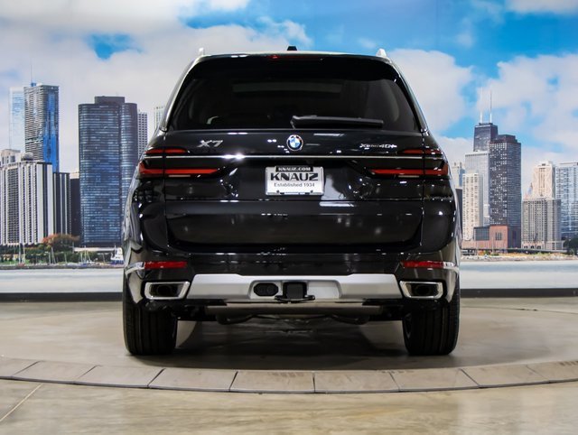 Used 2025 BMW X7 xDrive40i w/ Premium Package image 11