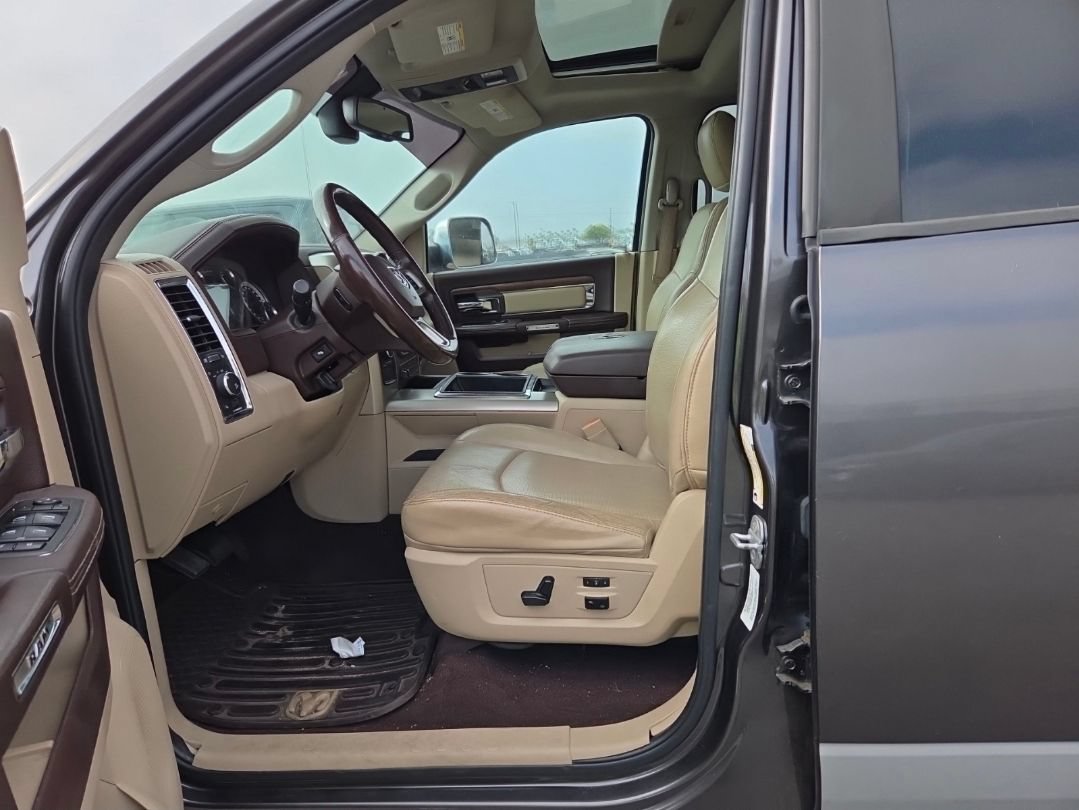 Used 2014 RAM 3500 Laramie w/ Convenience Group AWD/4WD image 7