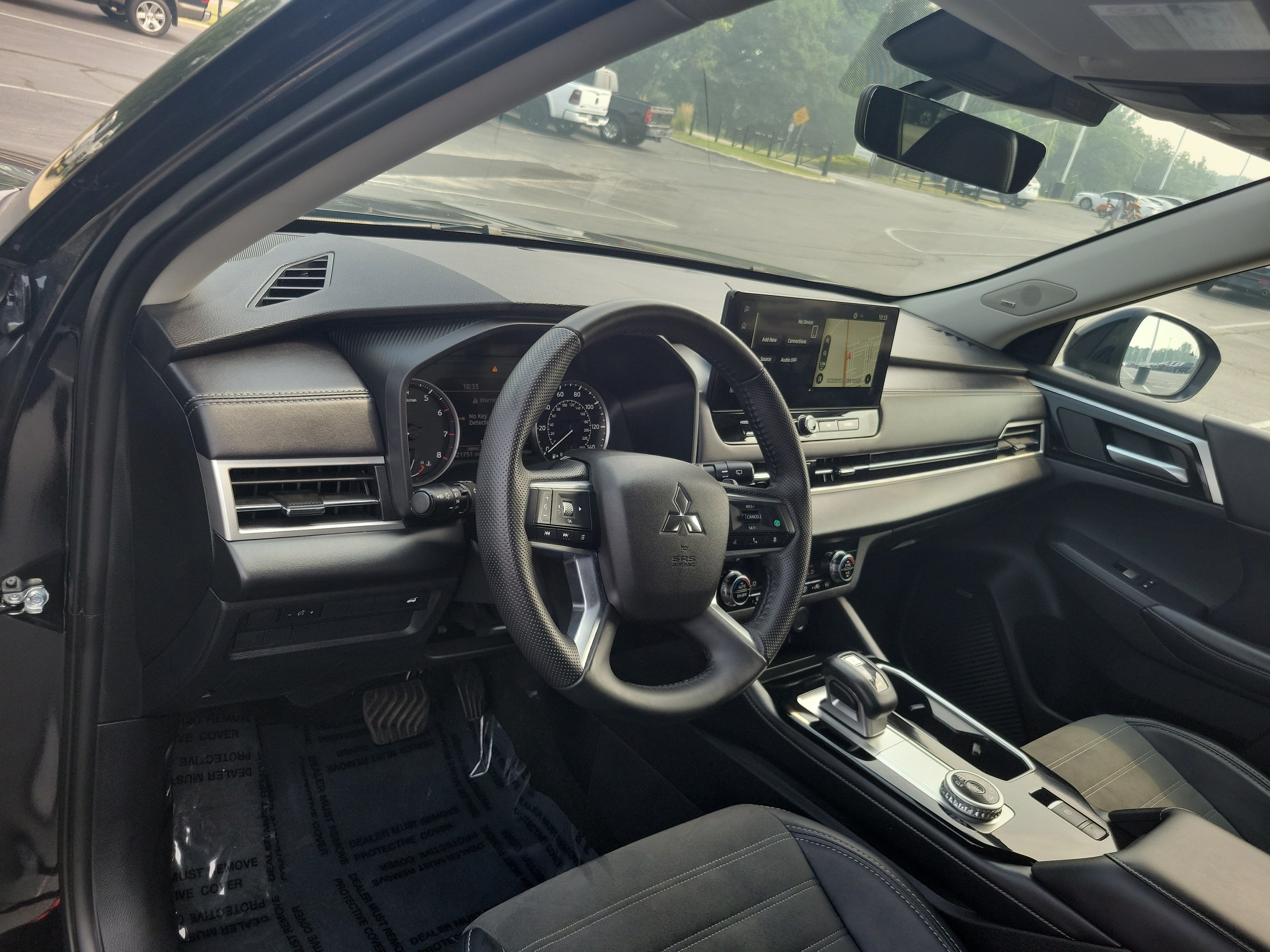 Used 2025 Mitsubishi Outlander SE AWD/4WD image 17