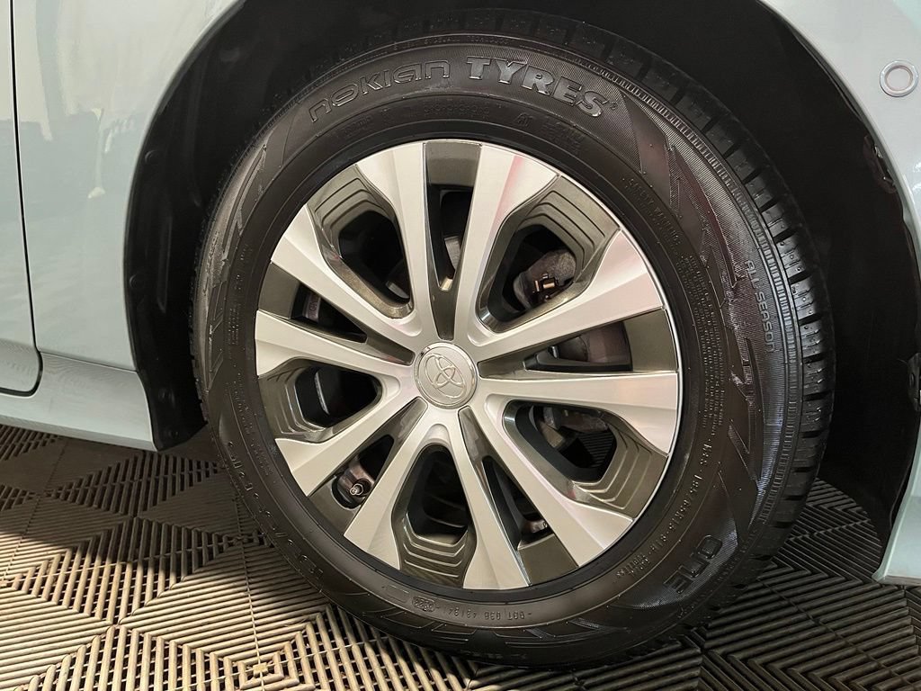 Used 2021 Toyota Prius XLE w/ Carpet Mat Package (TMS) AWD/4WD image 3