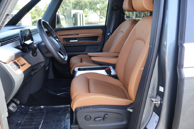 Used 2025 Volkswagen ID. Buzz Pro S RWD image 13