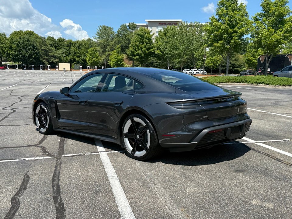 New 2025 Porsche Taycan image 3