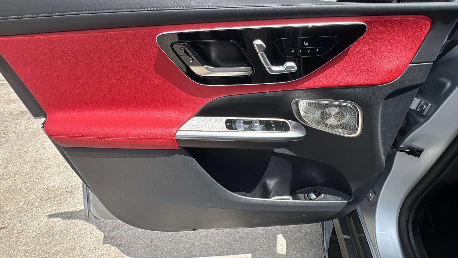 Used 2024 Mercedes-Benz GLC 43 AMG 4MATIC image 12