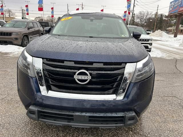 Used 2025 Nissan Pathfinder SV AWD/4WD image 8