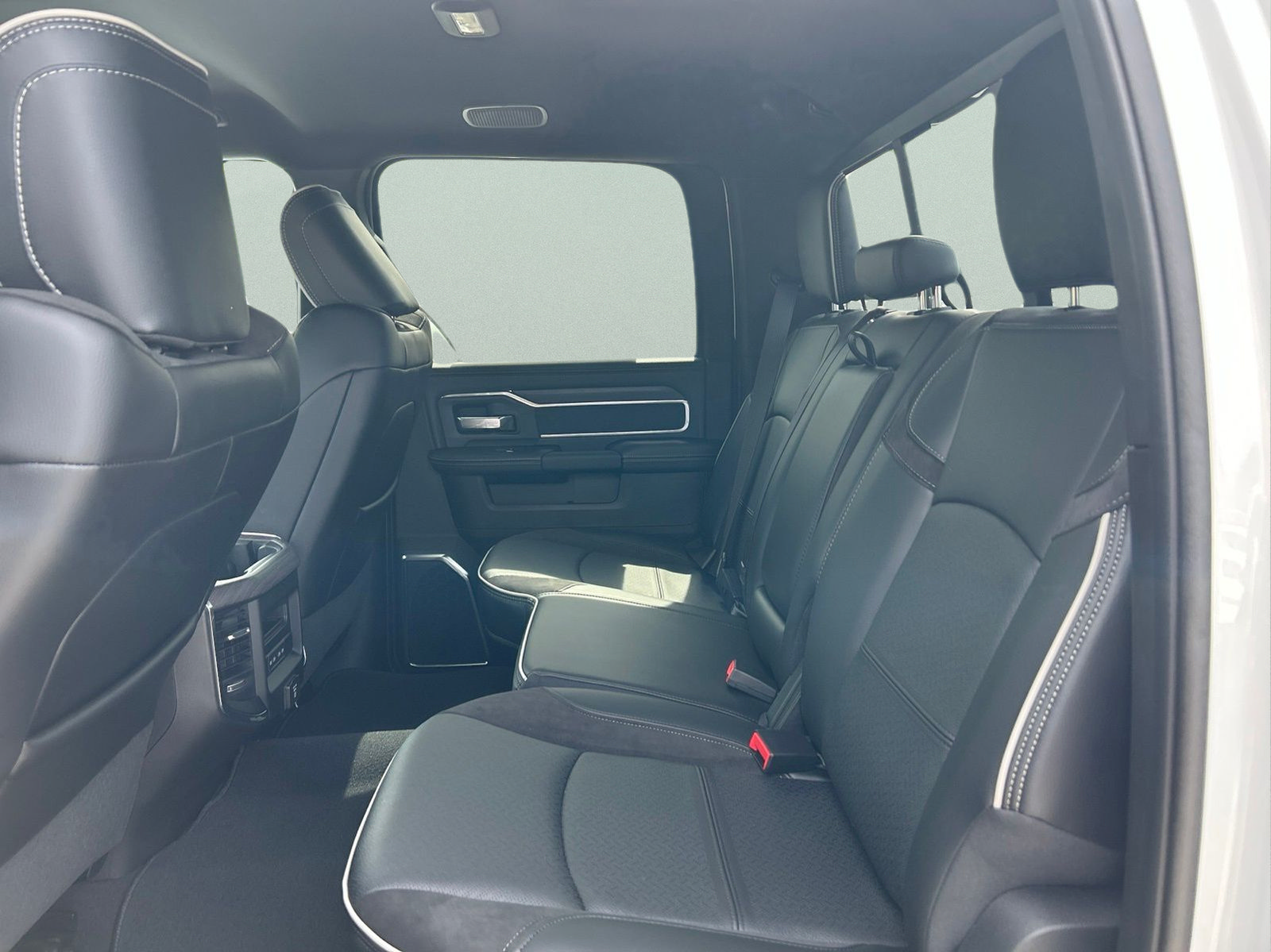 New 2026 RAM 2500 Laramie AWD/4WD image 10