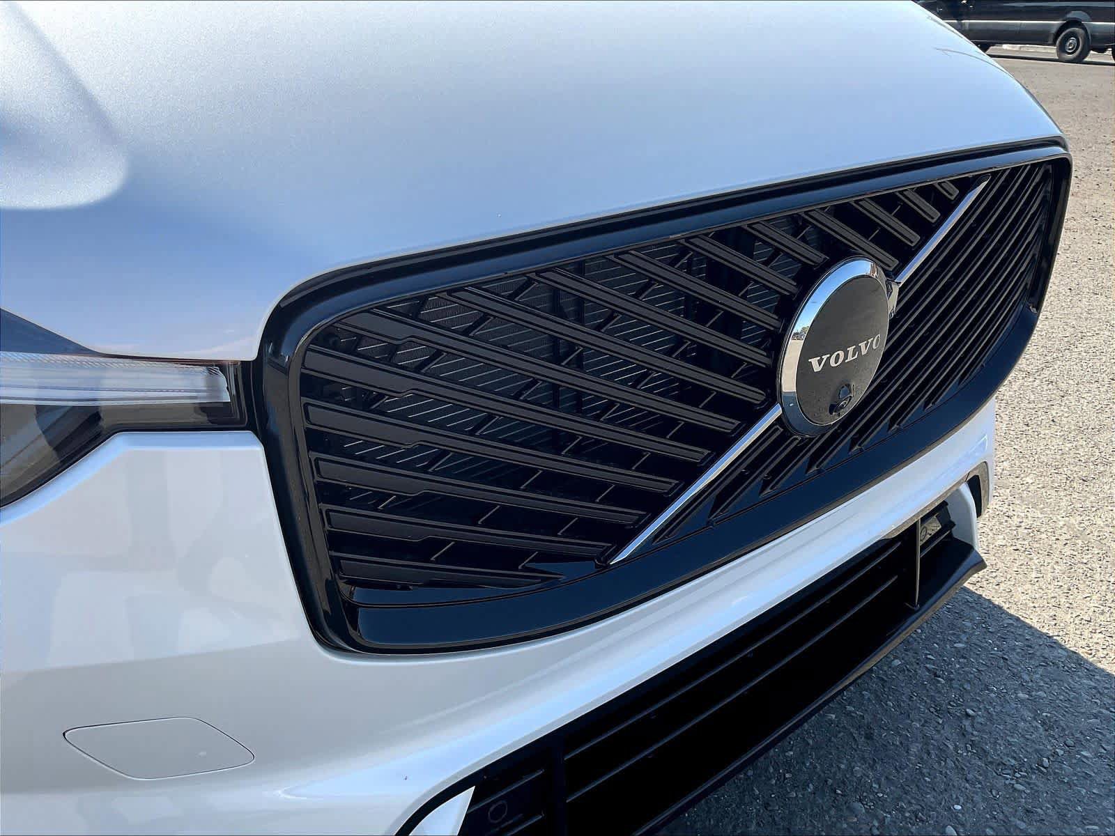 New 2026 Volvo XC60 B5 Plus w/ Climate Package AWD/4WD image 33