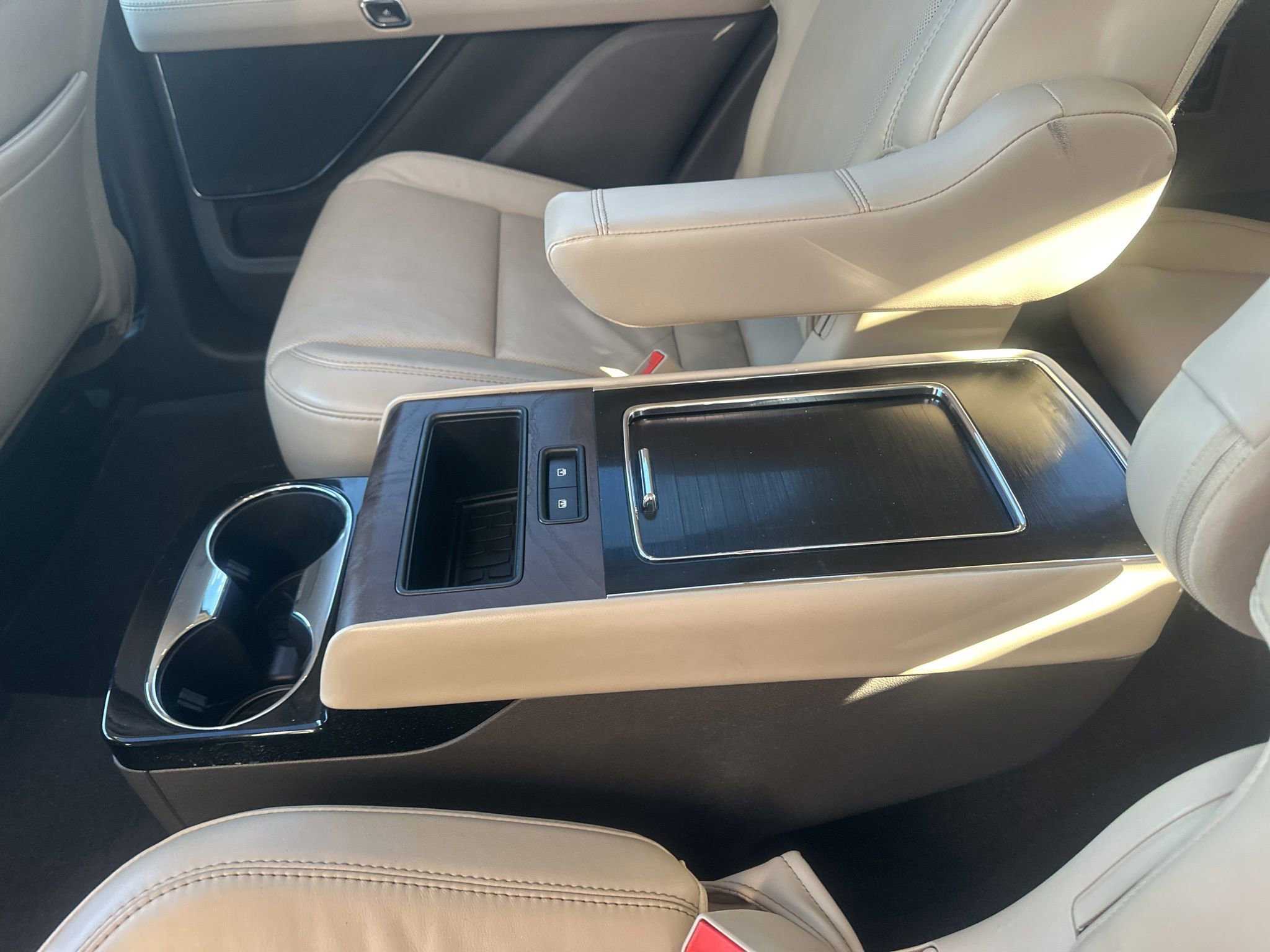 Used 2020 Lincoln Aviator Reserve w/ Equipment Group 201A image 26