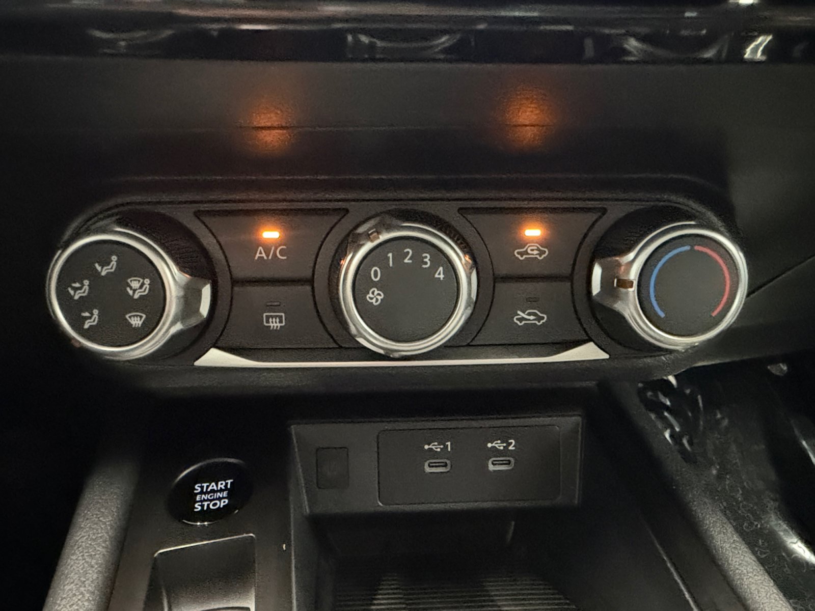 Used 2025 Nissan Kicks SV FWD image 19