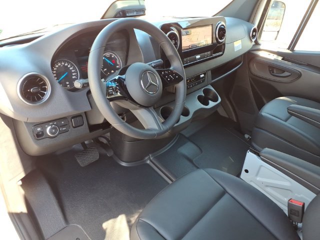 New 2025 Mercedes-Benz eSprinter 170 Cargo image 15