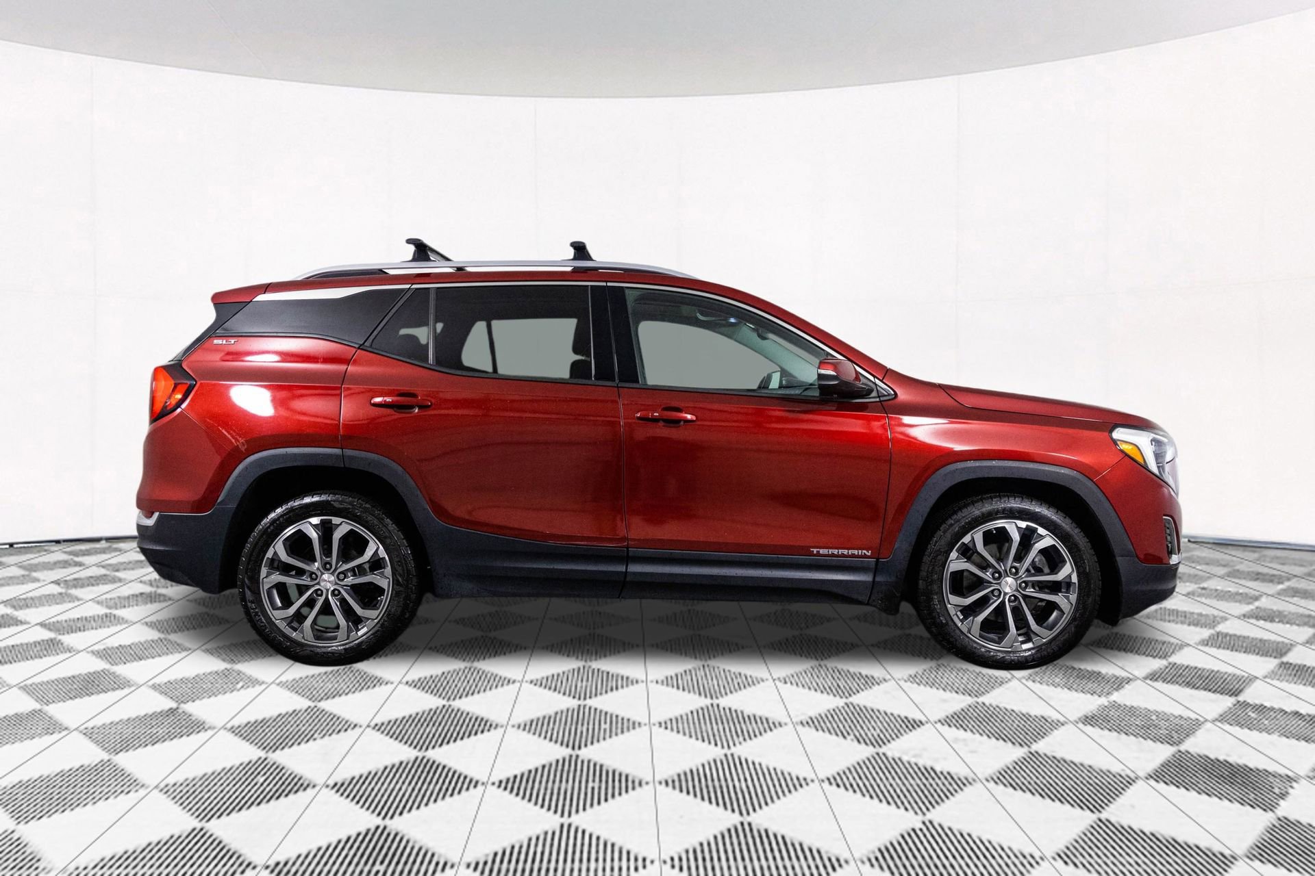 Used 2019 GMC Terrain SLT w/ Preferred Package image 16