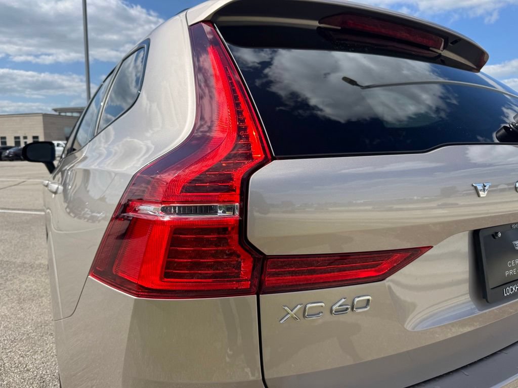 Used 2025 Volvo XC60 B5 Plus AWD/4WD image 12