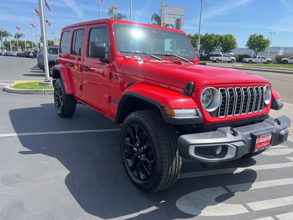 Used 2025 Jeep Wrangler Unlimited Sahara w/ Safety Group AWD/4WD image 6