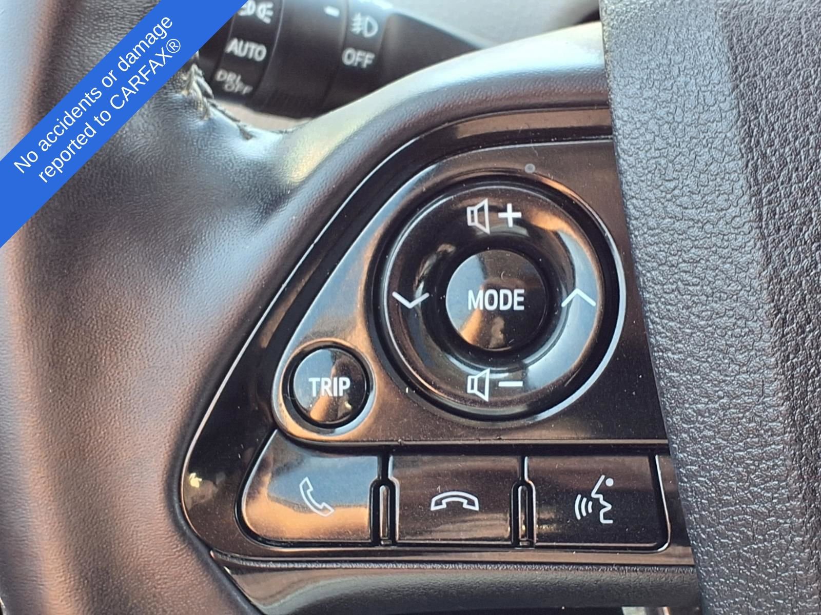 Used 2022 Toyota Prius Limited w/ Premium Convenience Package FWD image 30