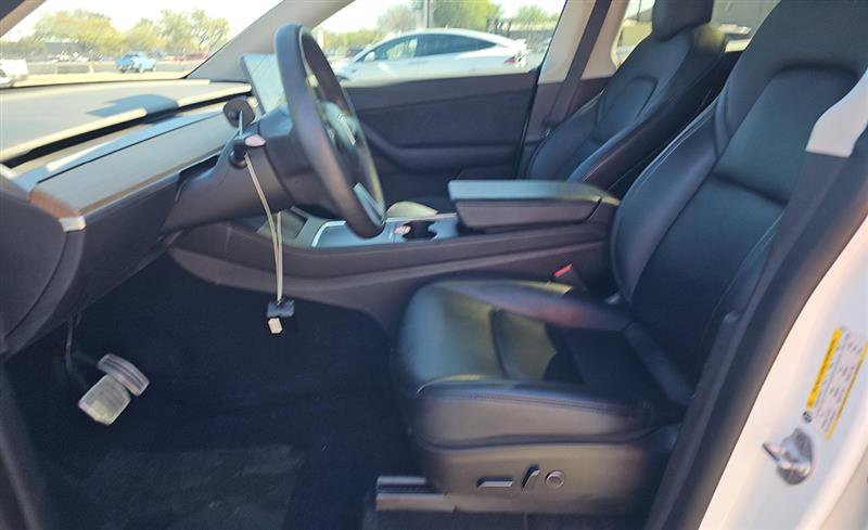 Used 2022 Tesla Model Y Performance image 8