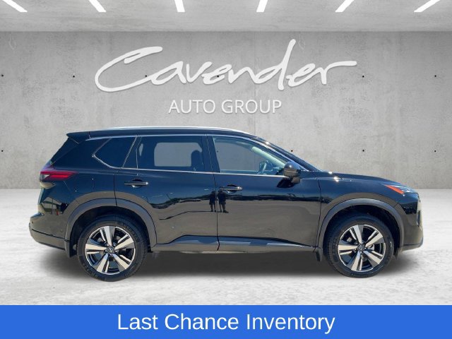 Certified 2025 Nissan Rogue SL AWD/4WD image 17