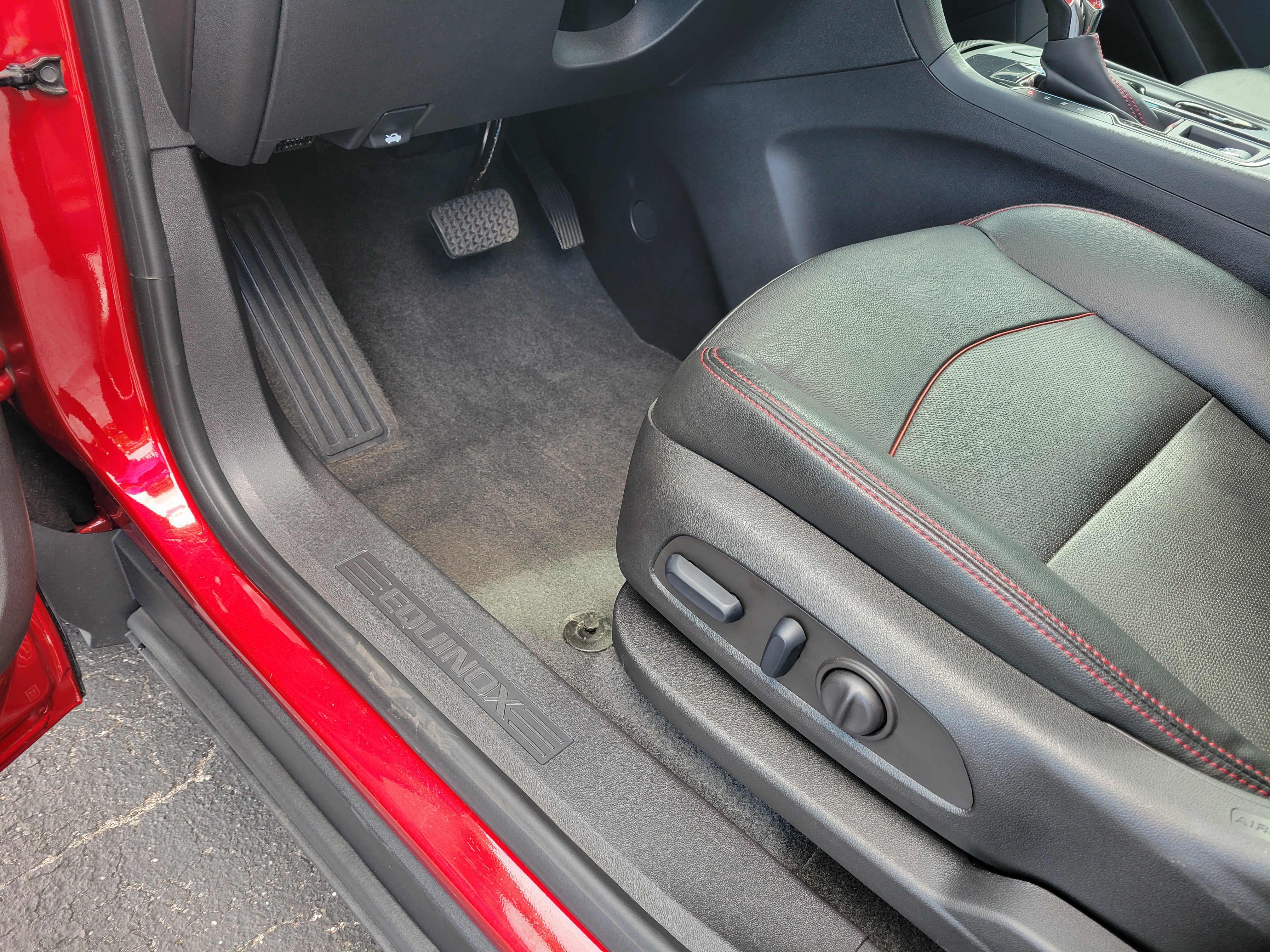 Certified 2024 Chevrolet Equinox RS w/ RS Leather Package FWD image 25