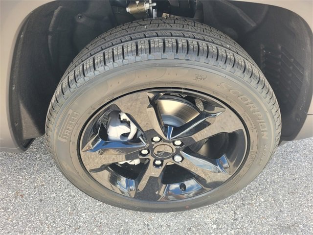 New 2025 Jeep Grand Cherokee Limited image 18