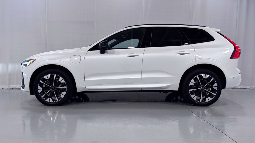 New 2027 Volvo XC60 T8 Plus AWD/4WD image 8