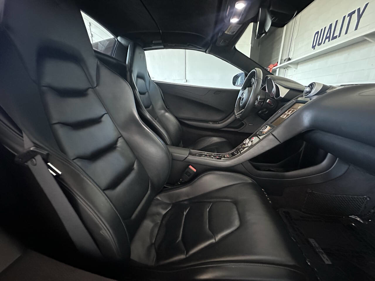 Used 2015 McLaren 650S Spider image 25