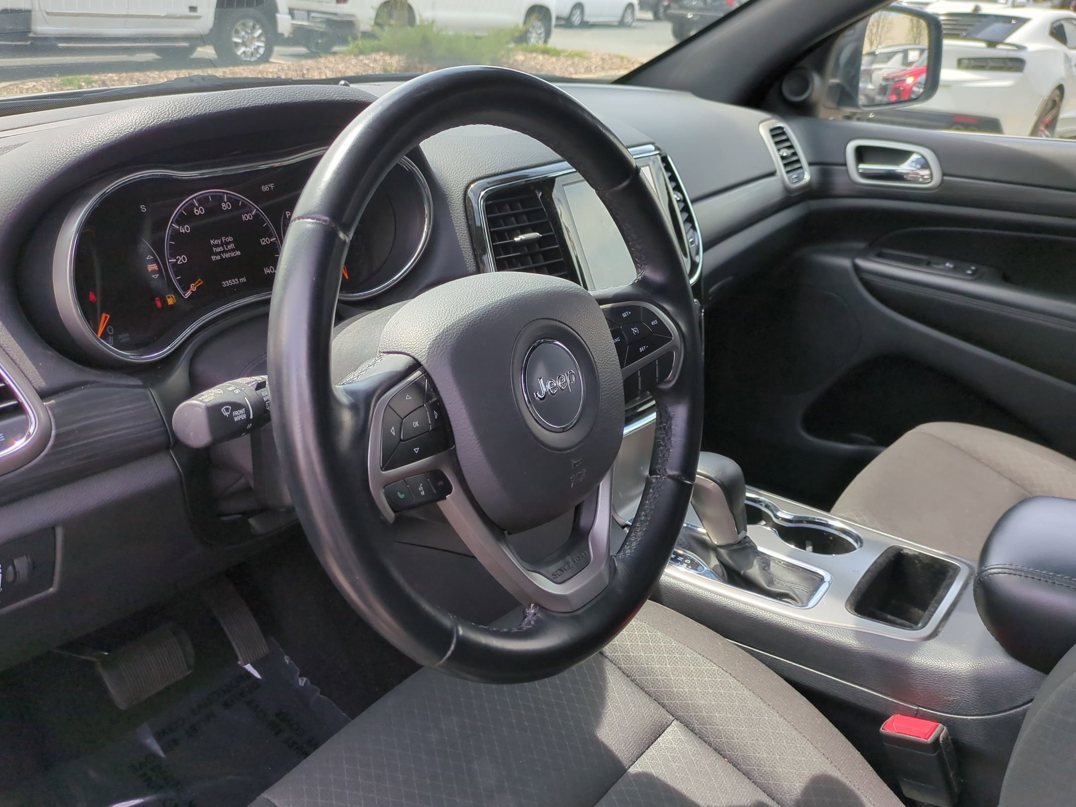 Used 2022 Jeep Grand Cherokee Laredo E image 18