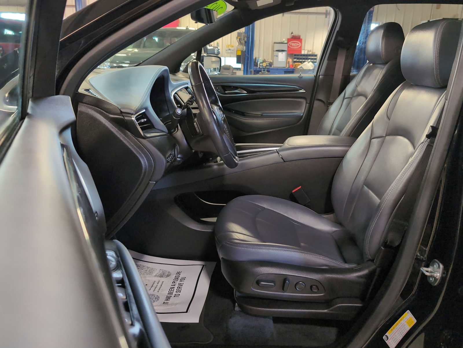 Used 2024 Buick Enclave Premium AWD/4WD image 19