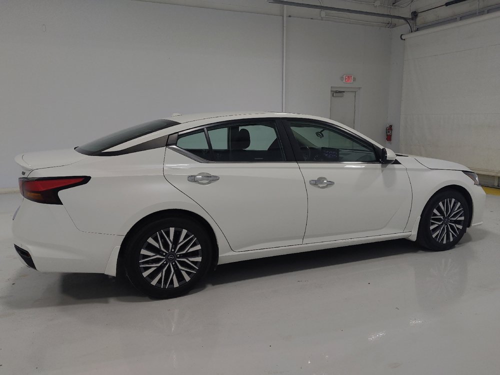 Used 2023 Nissan Altima 2.5 SV w/ SV Premium Package FWD image 10