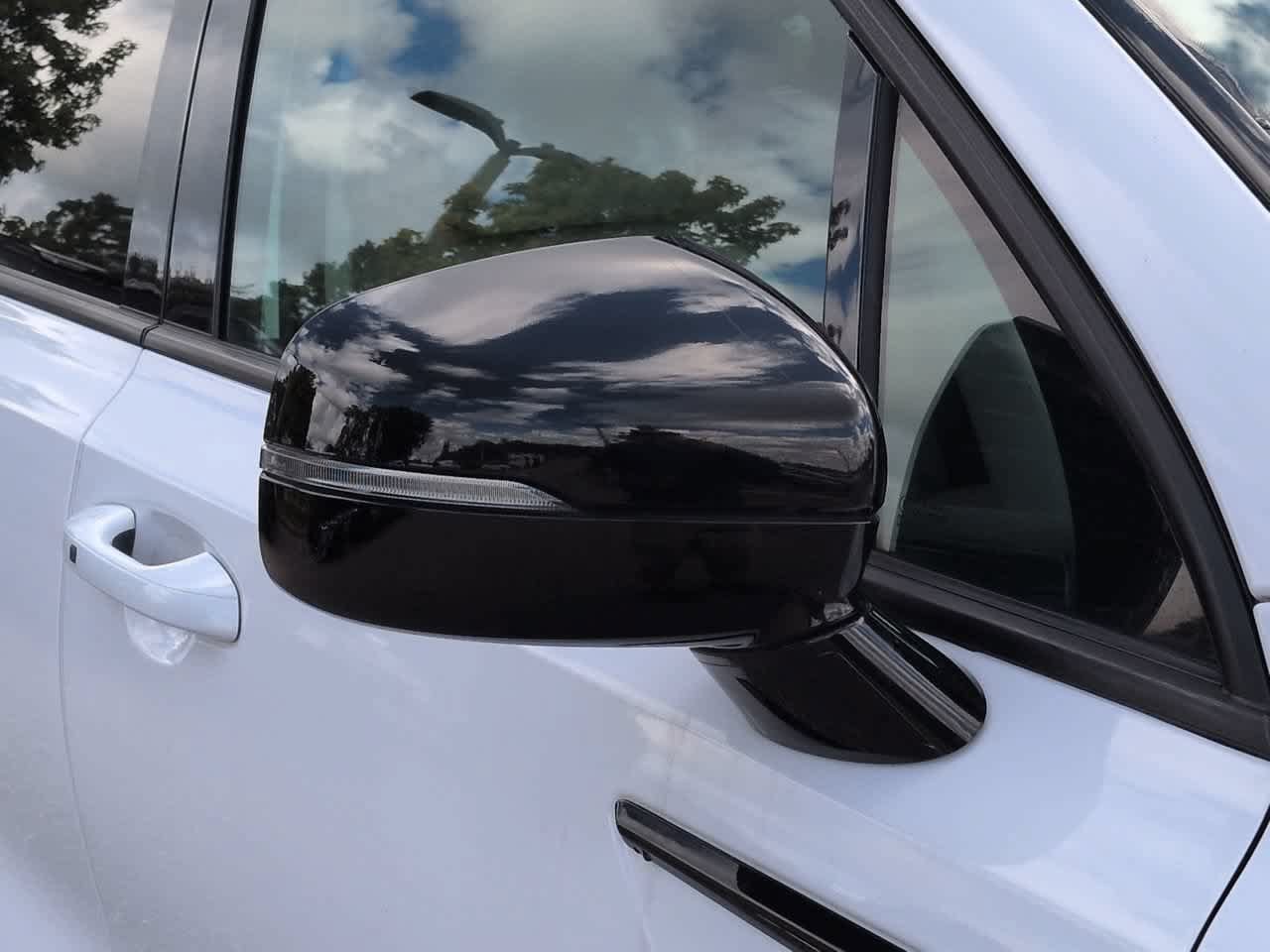 Used 2023 Kia Sorento S w/ Panoramic Sunroof Package FWD image 12