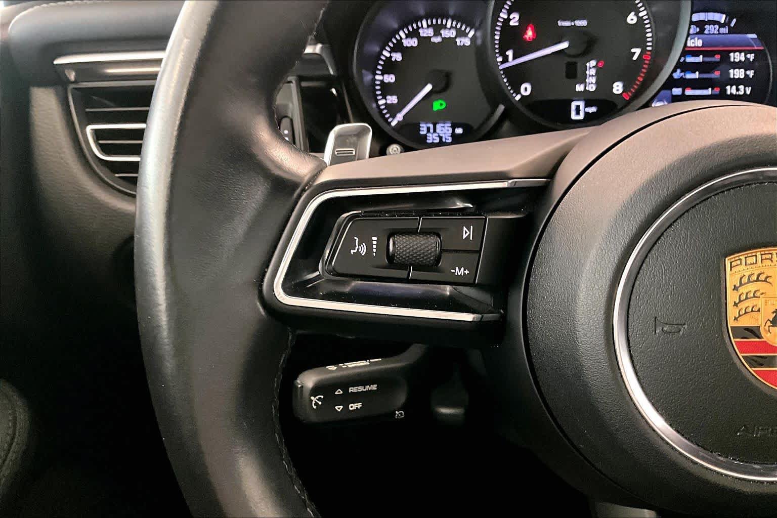 Used 2022 Porsche Macan AWD/4WD image 21
