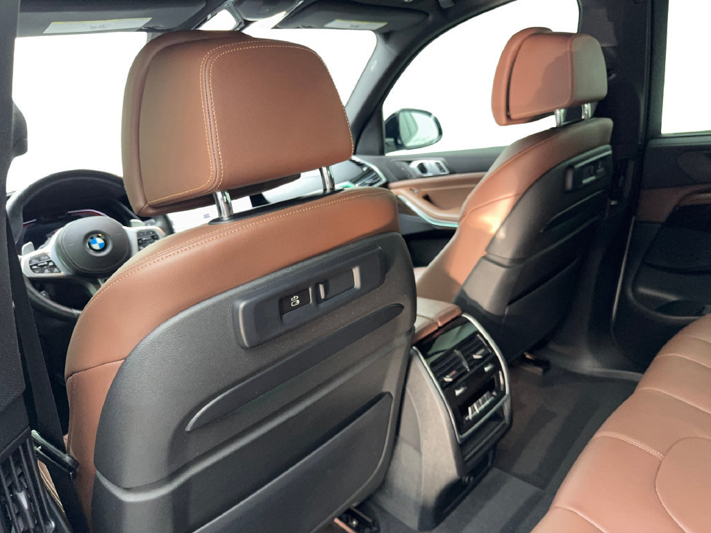 Used 2021 BMW X5 sDrive40i w/ M Sport Package RWD image 37