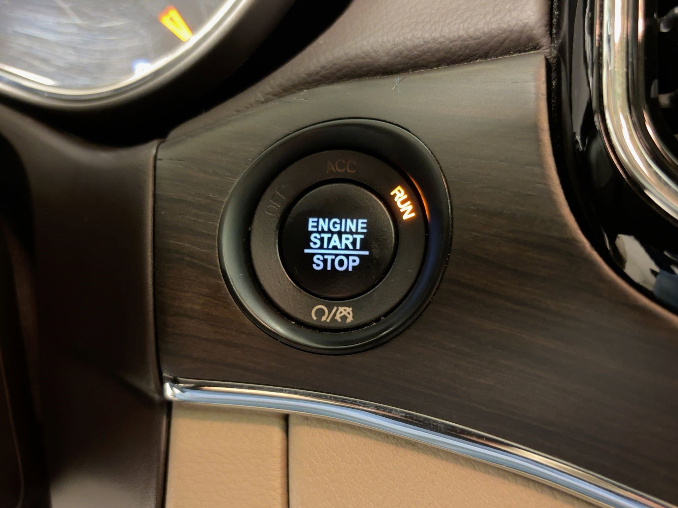 Used 2019 Jeep Grand Cherokee Overland image 27