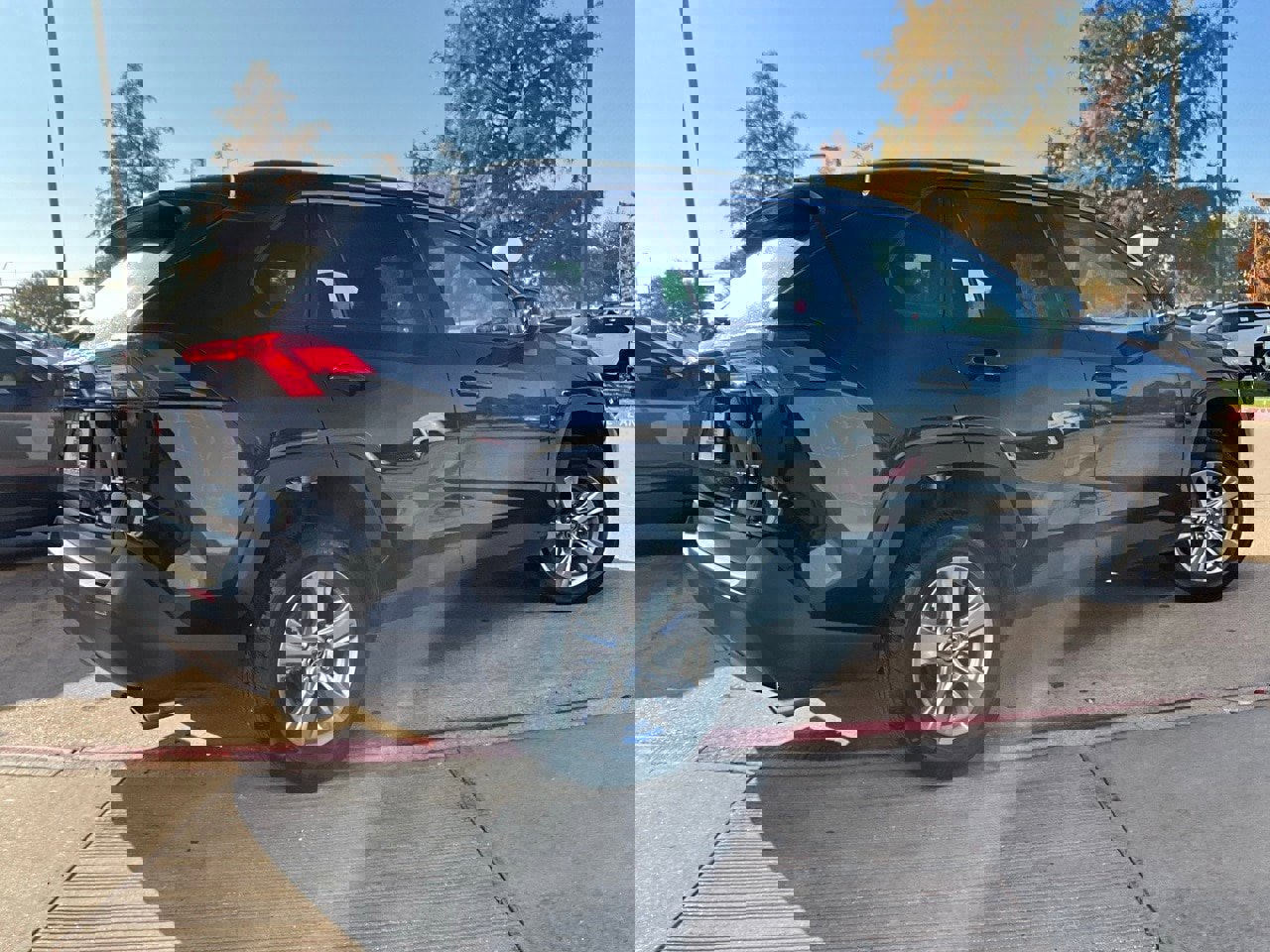 Used 2025 Toyota RAV4 XLE image 6